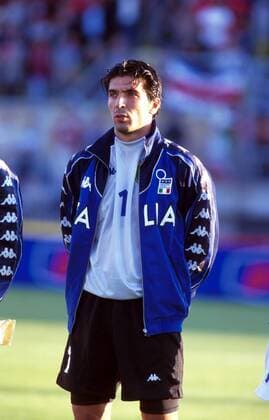 Torhüter Gianluigi Buffon (Italien) Fußball Länderspiel Herren EM-Qualifikation 1999, Europameisterschaftsqualifikation, Nationalmannschaft, Nationalteam Porträt Lausanne