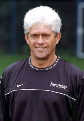 Trainer Werner Lorant (TSV) im Porträt Fußball 1. BL Herren Saison 1999 2000, Porträttermin, Vorstellung, Präsentation, Pressetermin, TSV 1860 München, Porträt München