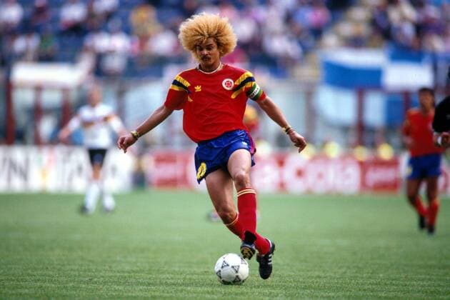 Carlos Valderrama (Kolumbien) am Ball Fußball WM Herren Weltmeisterschaft 1990, Länderspiel: Kolumbien Einzelbild Stadion Giuseppe Meazza Mailand Dynamik,