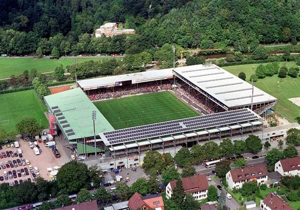 Das Dreisamstadion in Freiburg aus der Luft Fußball 1. BL Herren Saison 1999 2000, SC Freiburg Totale Dreisam-Stadion Freiburg