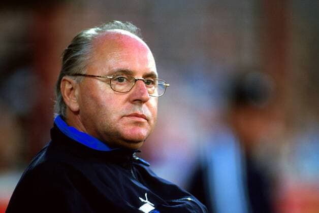 Trainer Willi Reimann (Pauli) enttäuscht Fußball 2. BL Herren Saison 1999 2000: FC St. Pauli Porträt Wilhelm-Koch-Stadion am Millerntor Hamburg Enttäuschung,