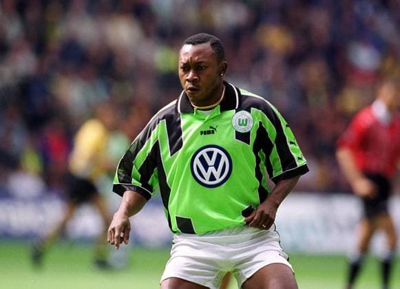 Jean-Kasongo Banza (Wolfsburg) Fußball 1. BL Herren Saison 1999 2000, Dortmund - VfL Wolfsburg 2:1, Einzelbild Westfalenstadion Dortmund