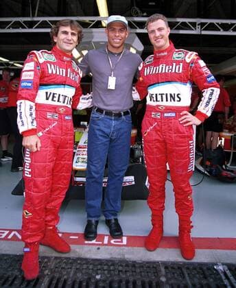 Fußballprofi Ronaldo (Inter Mailand Brasilien) zu Gast bei den Williams Piloten Ralf Schumacher (Deutschland, re.) und Alessandro Zanardi (Italien) Motorsport Grand Prix Herren Großer Preis von Italien 1999, Formel 1 Weltmeisterschaft, F1, F, GP, WM Gruppe Autodromo Nazionale Monza Freude, Kameradschaft,