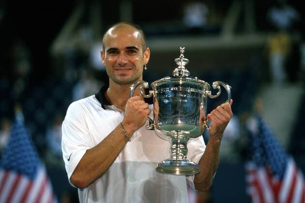 Andre Agassi (USA) - der US Open Champion präsentiert stolz seinen Pokal Tennis Herren US Open 1999, Grand Slam, ATP-Tour, Hartplatz, Hardcourt, Finale, Endspiel, Finalspiel Einzelbild Flushing Meadows New York Freude,