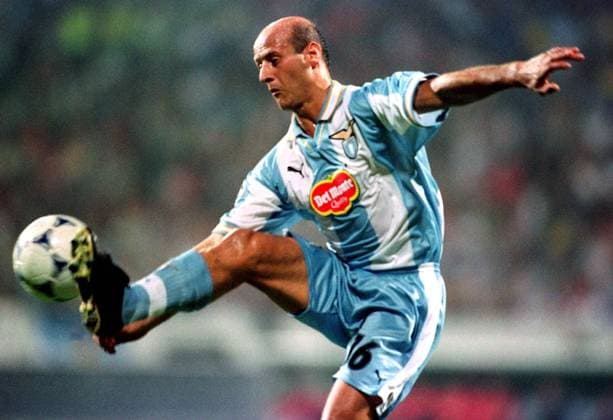 Attilio Lombardo (Lazio) am Ball Fußball EC 1 Herren Champions League 1999 2000, Leverkusen - Lazio Rom (Italien) 1:1 Einzelbild BayArena Leverkusen Dynamik,