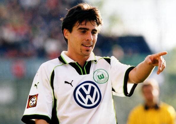 Zoltan Sebescen (VfL) Fußball 1. BL Herren Saison 1999 2000, VfL Wolfsburg Einzelbild VfL-Stadion Wolfsburg Freude,