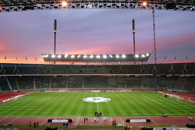 Blick in das Berliner Olympiastadion am Champions League-Abend Fußball EC 1 Herren Champions League 1999 2000, Hertha BSC Berlin, Übersicht, Gegentribüne Totale Olympiastadion Berlin