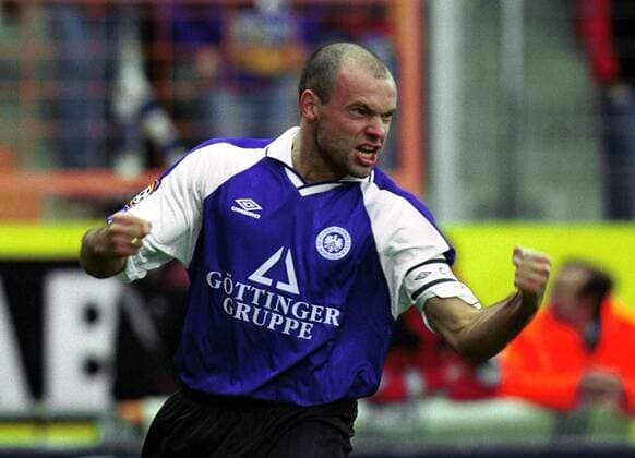 Uwe Rösler (TeBe, dreifacher Torschütze) wild jubelnd Fußball 2. BL Herren Saison 1999 2000, Bochum - Tennis Borussia Berlin 2:6, TB, Te Be, Einzelbild Ruhrstadion Bochum Kampf, Freude, Begeisterung, Überlegenheit,