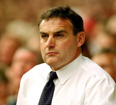 Team Manager Dave Jones (Southampton) im Porträt Fußball Herren English Premier League 1999 2000, 1. Englische Division, Southampton FC Porträt Saints Stadium Southampton Nachdenklichkeit,