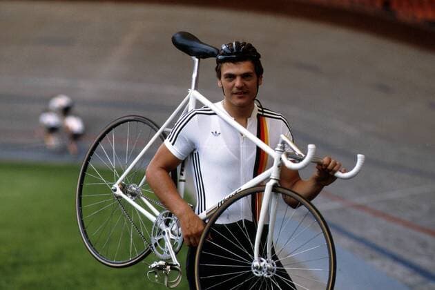 Fredy Schmidtke (Deutschland) Radsport Herren Bahnradsport 1983, Bahn, Halle, Indoor, Bahnrad, 1000m Zeitfahren, 1000 m, Meter, Einzelbild Leverkusen
