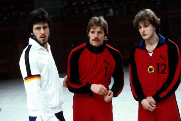 Manfred Freisler, Torhüter Klaus Wöller und Torhüter Stefan Hecker (v. li. n. r.; alle BRD) Handball Herren Nationalmannschaft 1981, Nationalteam, Nationaltrikot, Deutschland Gruppe