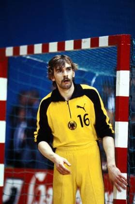 Torwart Andreas Thiel (BRD) vor seinem Kasten Handball WM Herren Weltmeisterschaft 1982, Nationalmannschaft, Nationalteam, Nationaltrikot, Deutschland Einzelbild Gruga-Halle Essen