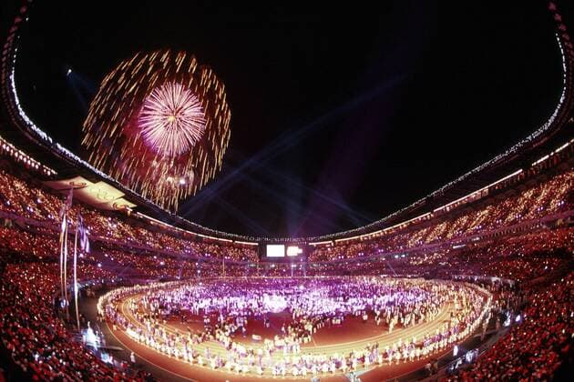 Feuerwerk und Lichtshow zur Abschlussfeier im ausverkauften Stadion in Seoul OS Sommer Olympische Spiele 1988, Sommerspiele, Olympia, Olympiade, Abschluss, Abschluß, Zeremonie, Feier, Totale Olympiastadion Seoul