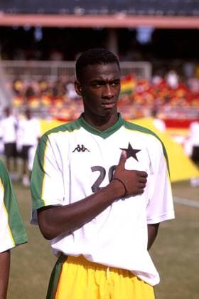 Otto Addo (Ghana) - Hand aufs Herz während der Nationalhymne Fußball Länderspiel Herren Afrika-Cup 2000, African Cup of Nations, CAF, Africa, Africacup, Kontinentalmeisterschaft, Porträt Afrikacup der Nationen Accra