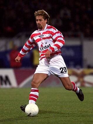 Helgi Kolvidsson (Mainz) am Ball Fußball 2. BL Herren Saison 1999 2000, FSV Mainz 05, DFB-Pokal, Pokalspiel Einzelbild Bruchwegstadion Mainz Dynamik,