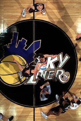 Tip-Off im Spiel Skyliner gegen Vilnius Basketball EC 3 Herren NEBL 2000, Northern European Basketball League, Totale Ballsporthalle Frankfurt M. Spannung,