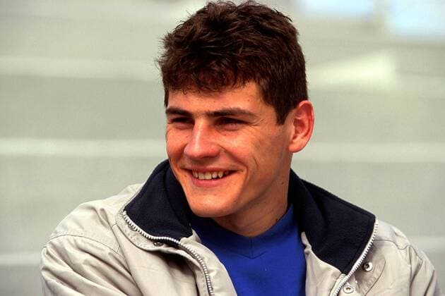 Torhüter Iker Casillas (Real Madrid) lächelt Fußball Herren Saison 1999 2000, Primera Division, 1. Spanische Liga Porträt Madrid
