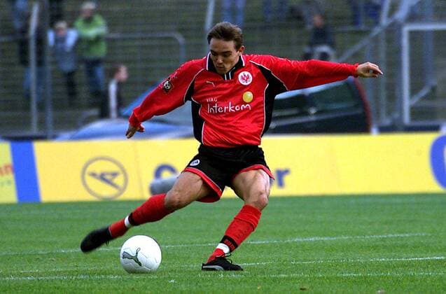 Olaf Janßen (Eintracht) am Ball Fußball 1. BL Herren Saison 1999 2000, Eintracht Frankfurt, Einzelbild Waldstadion Frankfurt M.