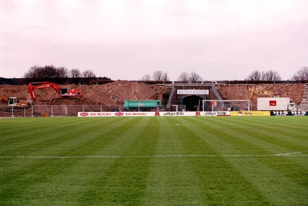 Fußball, Stadiongeschichte FC Hansa Rostock Umbauarbeiten im Ostseestadion Fußball 1. BL Herren Saison 1999 2000: Hansa Rostock Totale Ostseestadion Rostock