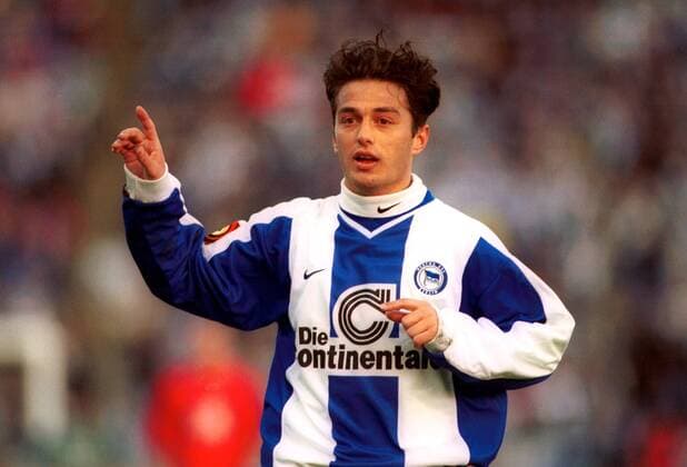 Ante Covic (Hertha) meldet sich freiwillig Fußball 1. BL Herren Saison 1999 2000, Hertha BSC Berlin Einzelbild Olympiastadion Berlin