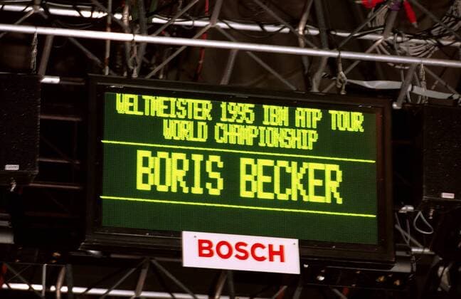 Schriftzug Boris Becker (Deutschland) - Weltmeister 1995 auf der Hallenanzeige Tennis WM Herren ATP-Finale 1995, Weltmeisterschaft, Tour, Halle, Indoor, Hallentennis, Hallenturnier, Hallenboden Totale Festhalle Frankfurt M.