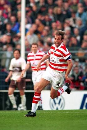 Jürgen Klopp (Mainz) - Torjubel Fußball 2. BL Herren Saison 1998 1999, FSV Mainz 05 Einzelbild Wilhelm-Koch-Stadion am Millerntor Hamburg Begeisterung, Freude,