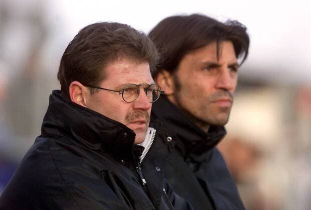 Trainer Werner Orf (Wehen), im Hintergrund der sportliche Leiter Bruno Hübner Fußball Herren Regionalliga Süd, Saison 1999 2000, SV Wehen Gruppe Am Halberg Wehen