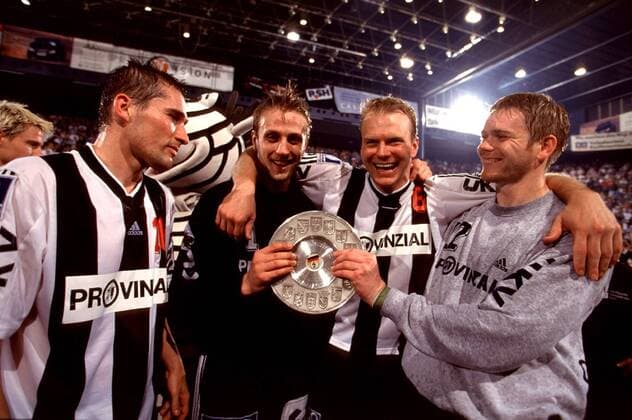 V. li.: Stefan Lövgren, Torhüter Steinar Ege, Wolfgang Schwenke und Torhüter Axel Geerken Handball 1. BL Herren Saison 1999 2000, Deutscher Meister, Meisterschaft, Sieg, Sieger, THW Kiel, Meisterfeier Gruppe Ostseehalle Kiel Freude, Begeisterung