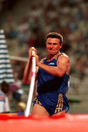 Sergeij Bubka (Ukraine) setzt den Stab auf Leichtathletik WM Herren Weltmeisterschaft 1997, Stabhoch, Stabhochsprung Einzelbild Athen