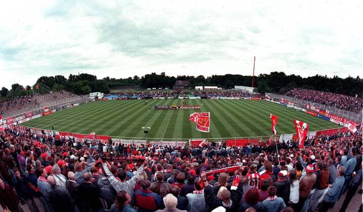 Stadion Alte Försterei Fußball Herren Regionalliga Nordost 1999 2000, Relegation, Aufstiegsspiel, Aufstieg, 1. FC Union Berlin Totale Stadion an der Wuhlheide Berlin