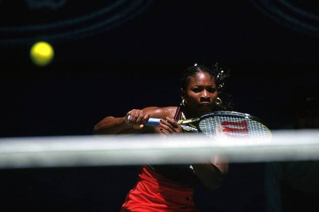 Serena Williams (USA) am Netz Tennis Damen Australian Open 2000, WTA-Tour, Grand Slam, Hardcourt, Hartplatz, Hartplatztennis, Hartplatzturnier Einzelbild Flinders Park Melbourne