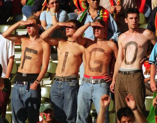 Figo-Fans auf der Suche nach ihrem Helden Fußball EM Herren Europameisterschaft 2000, Länderspiel, Nationalmannschaft, Nationalteam, Halbfinale Gruppe König-Baudouin-Stadion Brüssel Begeisterung