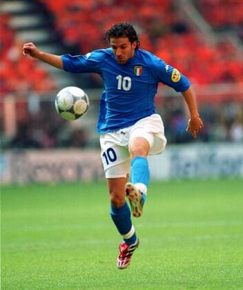 Alessandro Del Piero (Italien) am Ball Fußball EM Herren Europameisterschaft 2000, Länderspiel, Nationalmannschaft, Nationalteam, Nationaltrikot, Halbfinale Einzelbild Amsterdam Arena Amsterdam Dynamik,