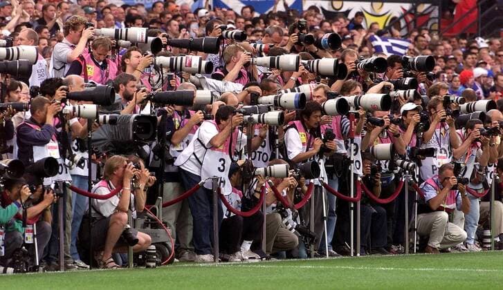 Sportfotografen auf der Lauer Fußball EM Herren Europameisterschaft 2000, Länderspiel, Finale Totale De Kuip Rotterdam Masse,