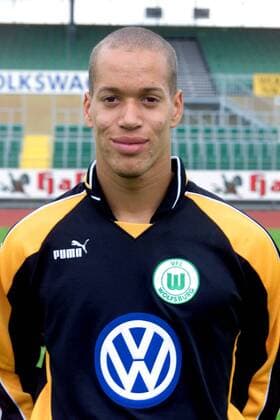 Torwart Stephan Loboue (Wolfsburg) Fußball 1. BL Herren Saison 2000 2001, Vorstellung, Präsentation, Porträttermin, VfL Wolfsburg Porträt VfL-Stadion Wolfsburg