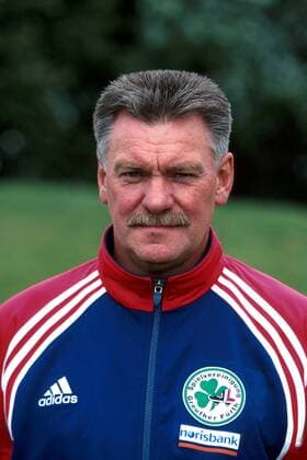 Co-Trainer Paul Hesselbach (Fürth) Fußball 2. BL Herren Saison 2000 2001, SpVgg Greuther Fürth, Spielvereinigung, Porträttermin, Vorstellung, Präsentation Porträt Sportgelände Vestenbergsgreuth Fürth