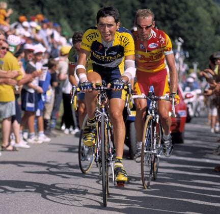 Joseba Beloki (Spanien Festina) kämpft am Anstieg zum Col de Joux-Plane Radsport Herren Tour de France 2000, Straßenradsport, Radrennsport, Straßenradrennsport, Radrennen, Straße, Rad Einzelbild Courchevel - Morzine Anstrengung Erschöpfung