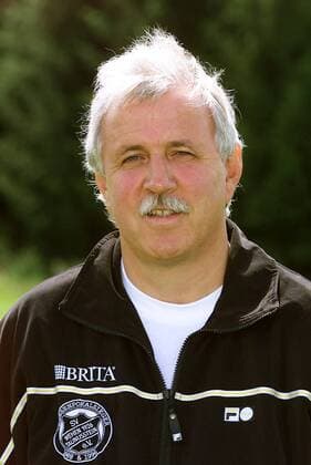 Trainer Gerd Schwickert (Wehen) Fußball Herren Regionalliga Süd 2000 2001, SV Wehen 1926 - Taunusstein, Vorstellung, Präsentation, Porträttermin Porträt 3.Liga Wehen