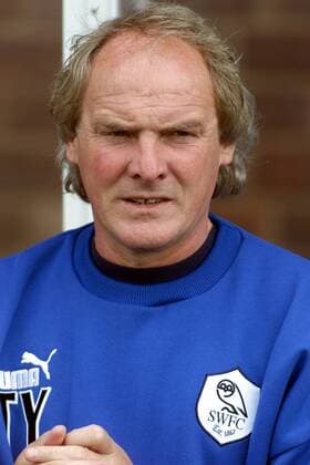 Fußball, Trainerhistorie Swansea City von 1947 bis heute Terry Yorath (Sheffield Wednesday) Fußball Herren English First Division, 2. Englische Liga, Sheffield Wednesday, Saison 2000 2001, Test, Testspiel Porträt Recreation Ground Chesterfield