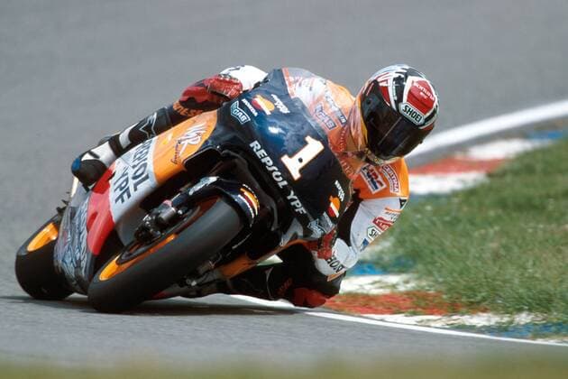 Alex Crivillé (Spanien Repsol YPF Honda) auf seiner Maschine Motorsport WM Herren Weltmeisterschaft 2000, Motorrad, Motorradrennen, Motorradrennsport, Motorradsport Einzelbild Mugello Dynamik