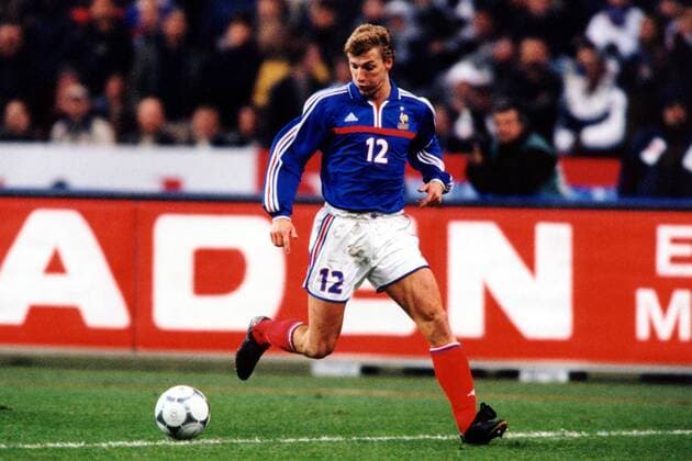 Tony Vairelles (Frankreich) am Ball Fußball Länderspiel Herren Freundschaftsspiel 2000, Nationalmannschaft, Nationalteam, Nationaltrikot Einzelbild Stade de France Paris Dynamik,  