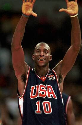 Kevin Garnett (USA) jubelt Basketball OS Sommer Herren Olympische Sommerspiele 2000, Spiele, Olympia, Olympiade, Finale, Nationalmannschaft, Nationalteam Einzelbild Endspiel, Super Dome SuperDome Sydney Freude,  
