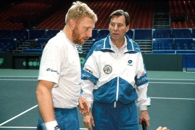 Teamchef Niki Pilic (re.) im Gespräch mit Boris Becker (beide Deutschland) Tennis Herren Daviscup 1995, Davis-Cup-Team, Daviscupteam Gruppe Utrecht