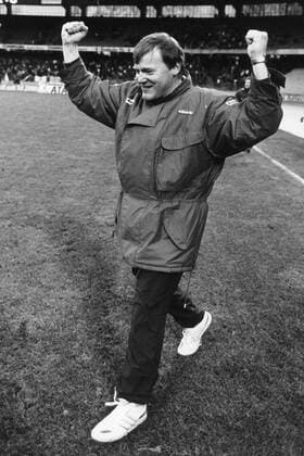 Trainer Hermann Gerland (Nürnberg) jubelt Fußball 1. BL Herren Saison 1988 1989, Köln - 1. FC Nürnberg 1:1 Einzelbild Müngersdorfer Stadion Köln Freude,