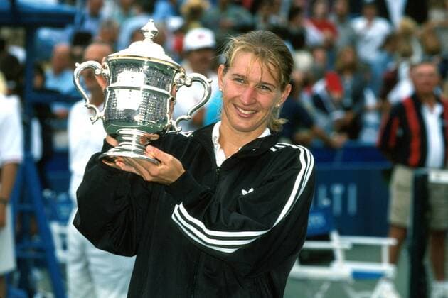 Siegerin Steffi Graf (Deutschland) präsentiert stolz ihren Pokal Tennis Damen US Open 1995, Grand Slam, WTA-Tour, Hartplatz, Hardcourt, Hartplatztennis, Hartplatzturnier Einzelbild Flushing Meadow New York Glück Freude,