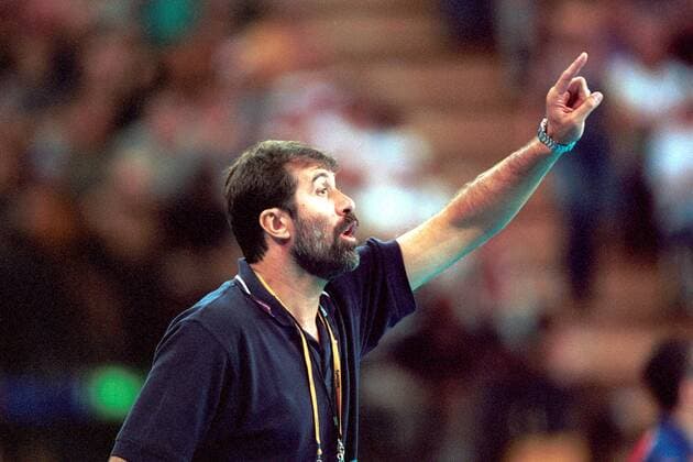 Coach Veselin Vujovic (Jugoslawien) Handball OS Sommer Herren Olympische Spiele 2000, Sommerspiele, Olympia, Olympiade, Spiel um Platz 3 Einzelbild The Dome and Pavillons Sydney