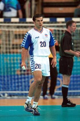 Dragan Skrbic (Jugoslawien) Handball OS Sommer Herren Olympische Spiele 2000, Sommerspiele, Olympia, Olympiade, Spiel um Platz 3 Einzelbild The Dome and Pavillons Sydney
