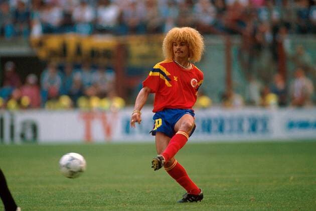 Carlos Valderrama (Kolumbien) zieht ab Fußball WM Herren Weltmeisterschaft 1990, Gruppe D, Gruppenspiel, Länderspiel, Nationalmannschaft, Nationalteam Einzelbild Stadio Giuseppe Meazza, San Siro Mailand Dynamik,
