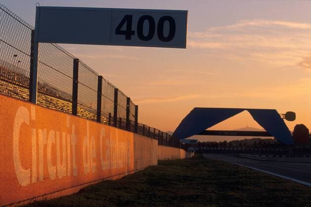 Sonnenuntergang auf dem Circuit de Catalunya Motorsport Grand Prix Herren Formel 1 Weltmeisterschaft 2001, F1, F, GP, WM, Tests, Test, Testfahrten, Testfahrt, Vdia Einzelbild Circuit de Catalunya Barcelona