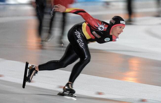 Gunda Niemann-Stirnemann (Deutschland) Eisschnellauf WM Damen Mehrkampf-Weltmeisterschaft 2001, Eisschnellaufen, Eisschnelllaufen, Eisschnelllauf, Vdig Einzelbild Budapest Dynamik,